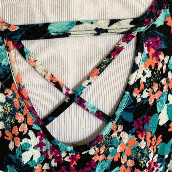 Floral Tunic Tank Top with spaghetti straps - Picture 4 of 5